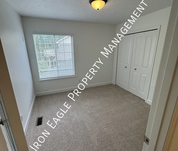 2481 E Lenox Ct — Photo 12