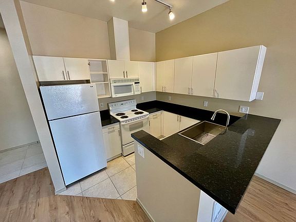 3rd image of 1323 Boren Ave APT 608