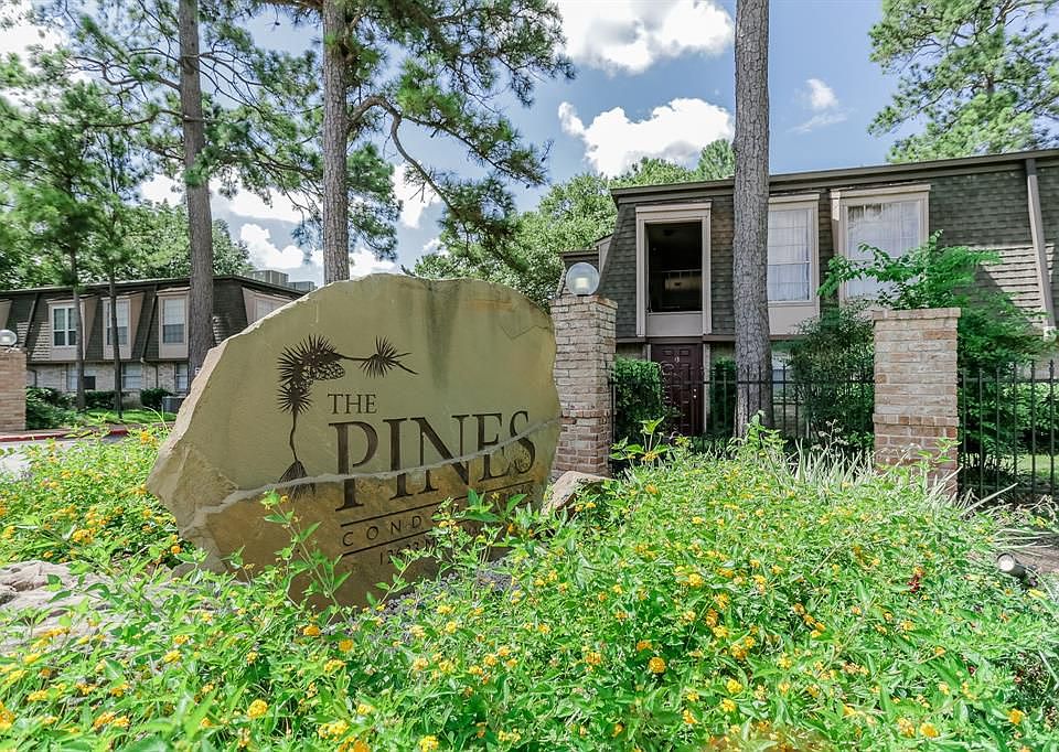 1st image of 12633 Memorial Dr APT 90
