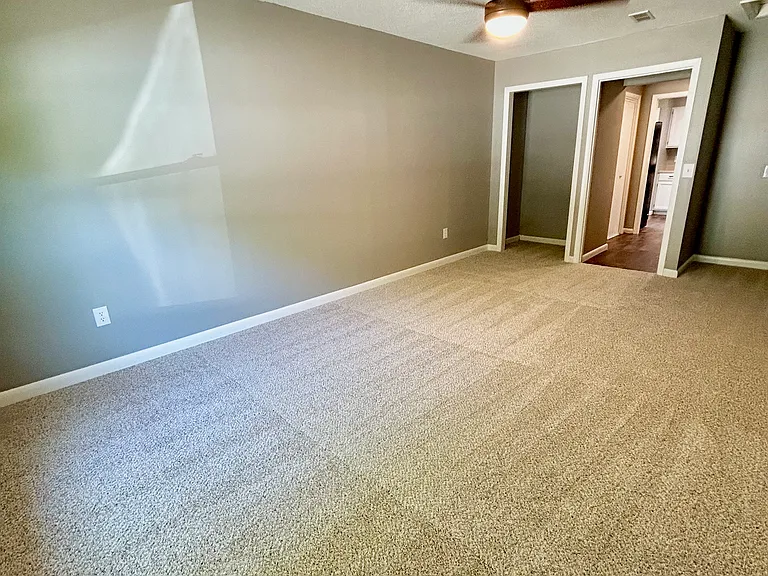 850 N Lola Ln — Photo 5