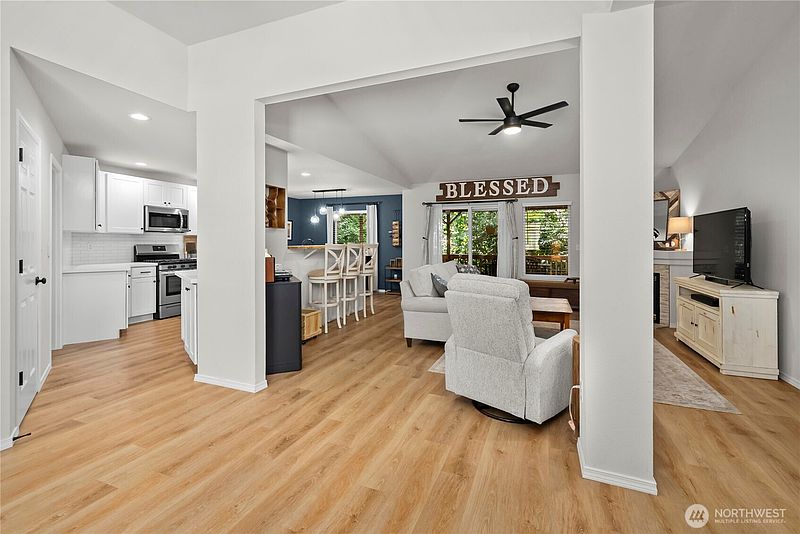 4th image of 1205 Union Ave