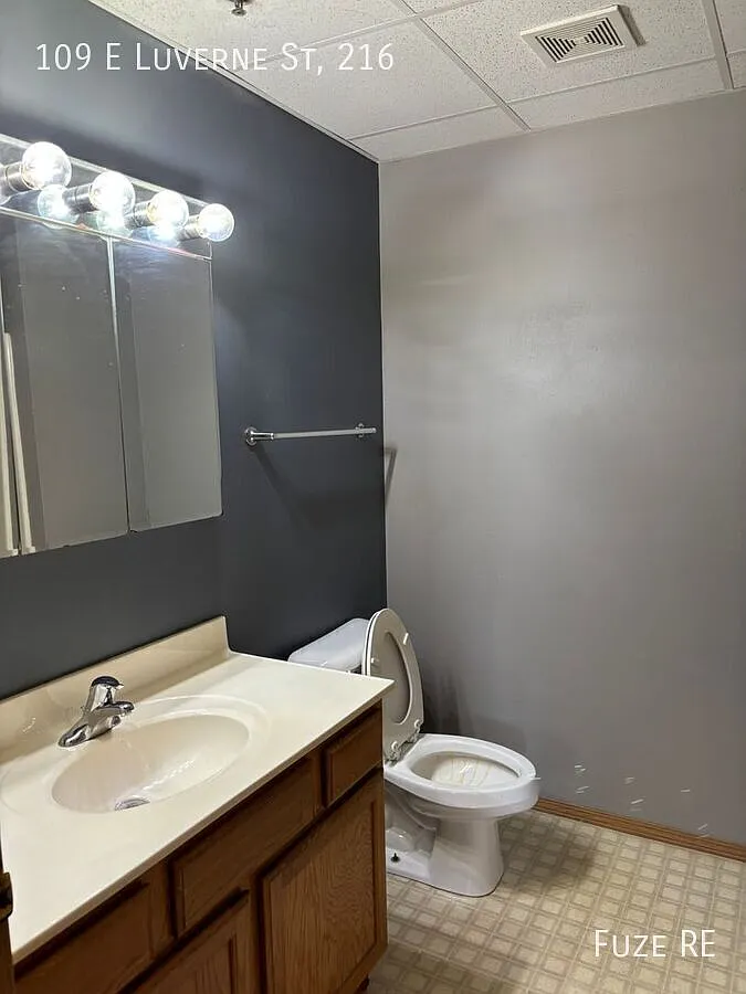 * $750 Off First Months Rent! * 3-Bedroom 1-Bathroom Apartment Available Now at City Centre Apart... — Photo 2