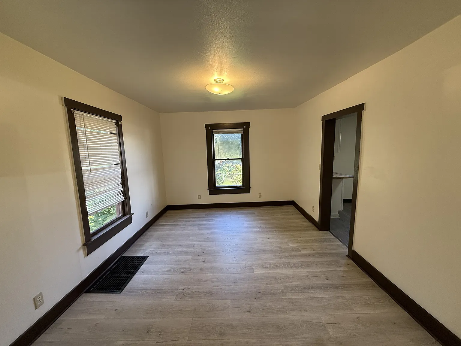 324 S Cayuga St - Hse — Photo 3