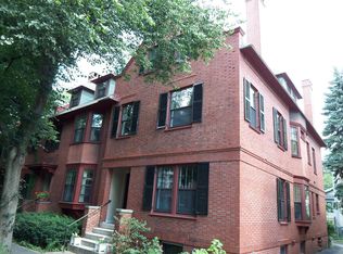 117 Neal St, Portland, ME 04102