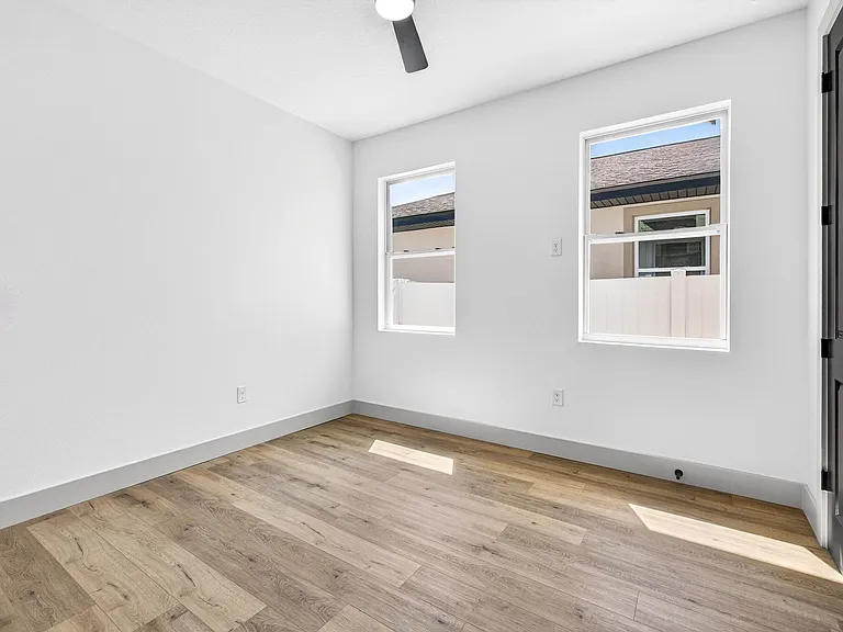 1139 29th St S — Photo 22