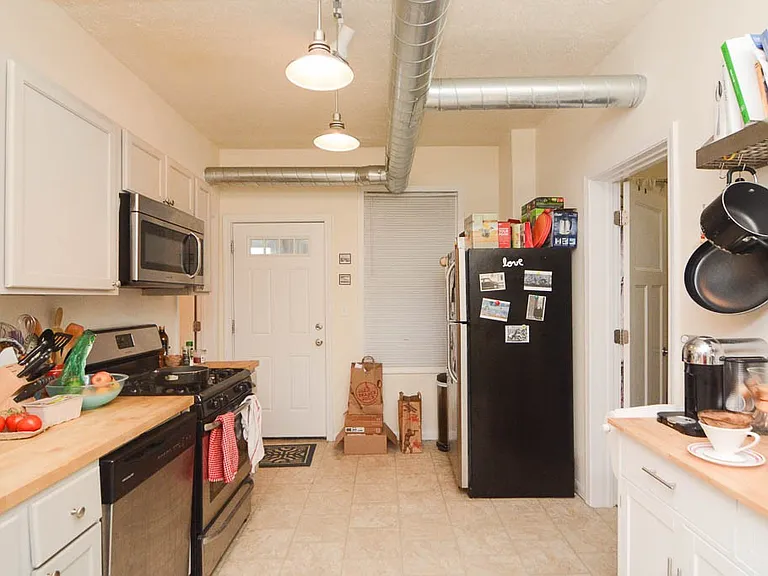 3520 N Lincoln Ave #1 — Photo 4