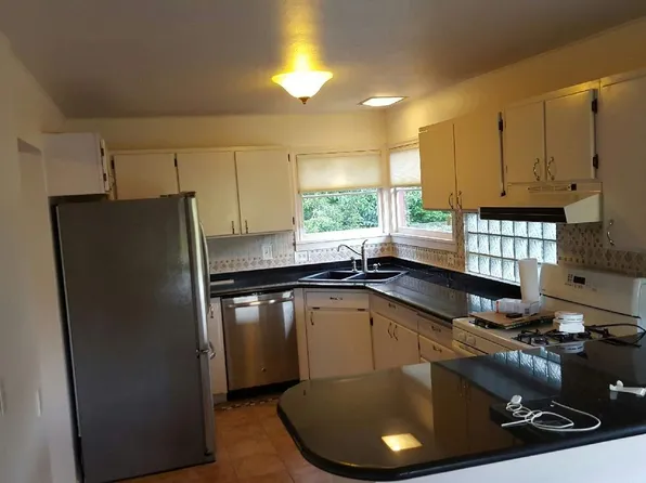 9005 45th Ave NE, Seattle, WA 98115