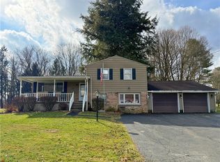 643 N Liberty Rd, Grove City, PA 16127