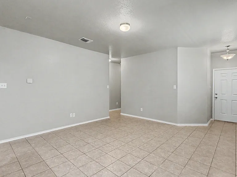 145 Miracle Dr — Photo 10