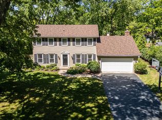 2S450 Kiowa Dr, Wheaton, IL