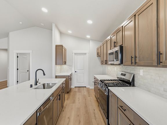 9_1536 w 67th ave