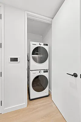 Laundry, photo 1
