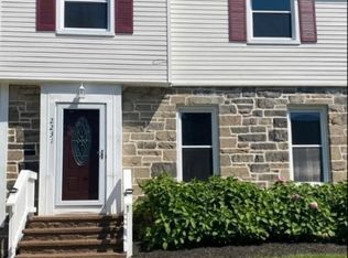 2231 Brockway Rd, University Heights, OH 44118