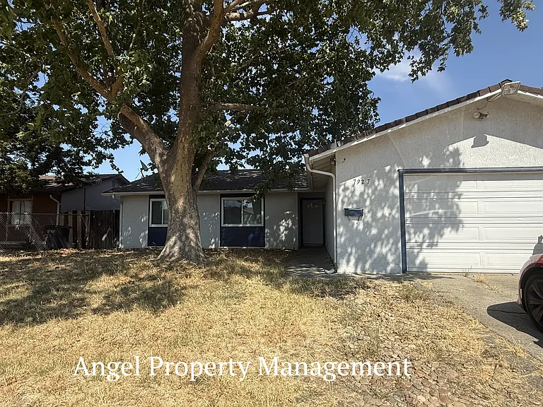7927 Albion Way — Photo 1