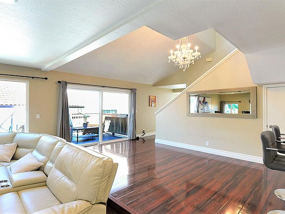 4th image of 410 Branham Ln E