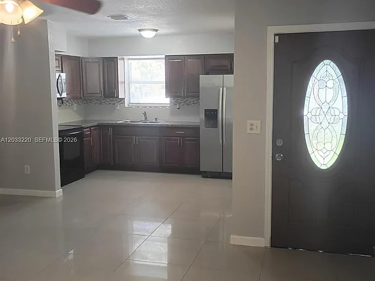 944 NW 51st St — Photo 3