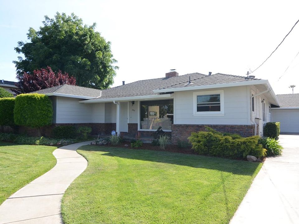 1st image of 689 S Baywood Ave