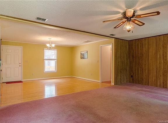 4th image of 5045 Hillcrest Dr #35