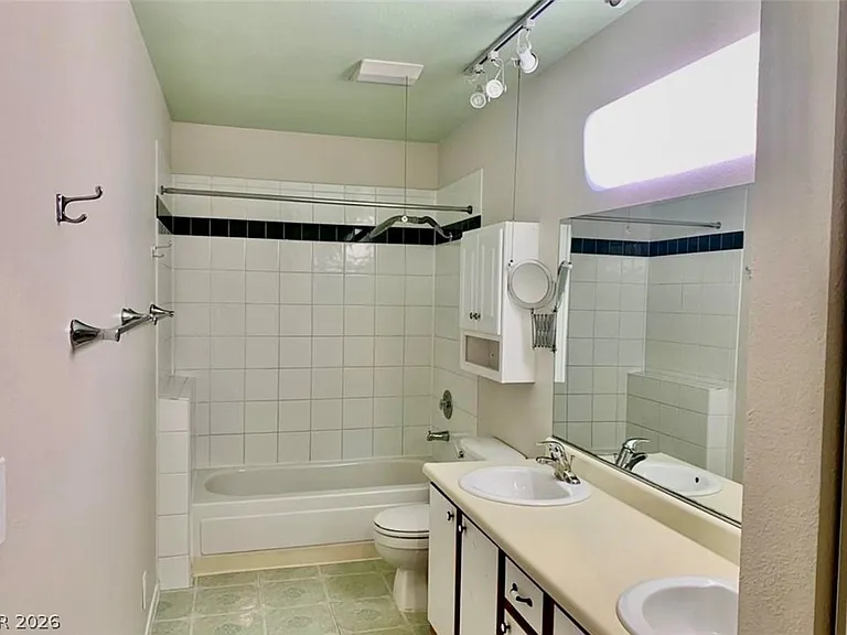 5061 Pioneer Ave #202 — Photo 18