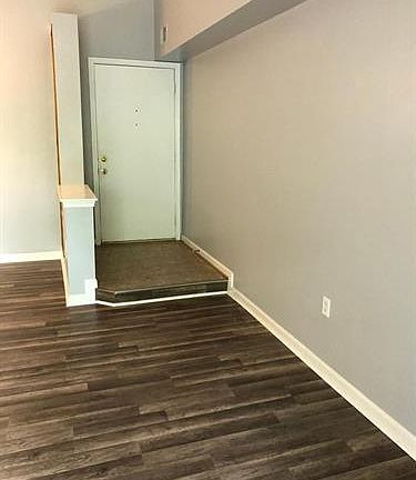 2nd image of 6921 Victoria Dr