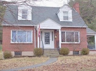 Rowan Rd, White sulphur springs, WV 24986