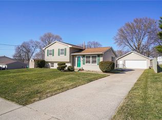 4808 Ash Dr, Pleasant Hill, IA 50327