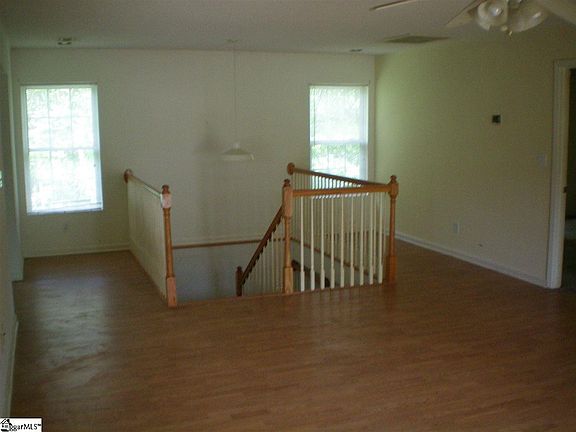3rd image of 257 Riverrun Dr