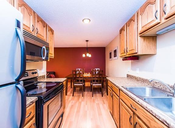 5th image of 1536 Greenwood Ct N