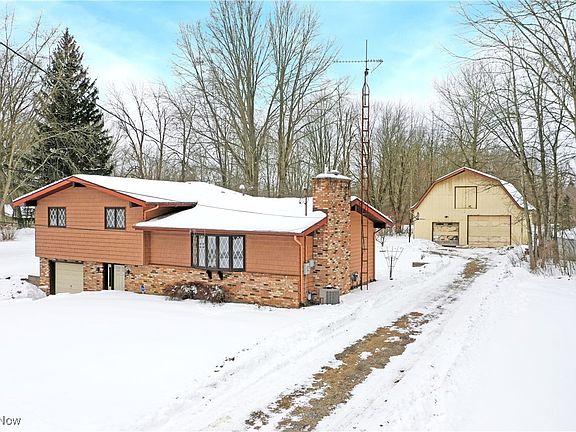 2nd image of 3825 Woodside Dr NW