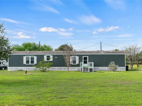 3849 Davis Ln, Robstown, TX 78380