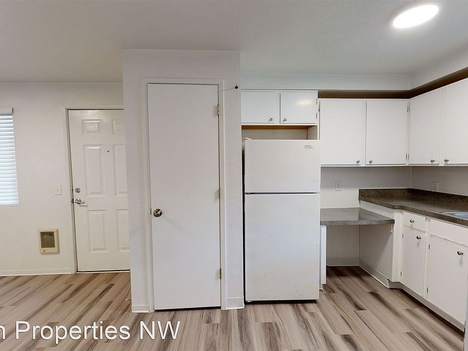 1st image of 1101 Prospect Ave NE APT 1
