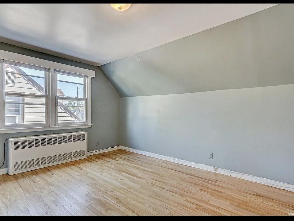 2nd image of 5 Drake St