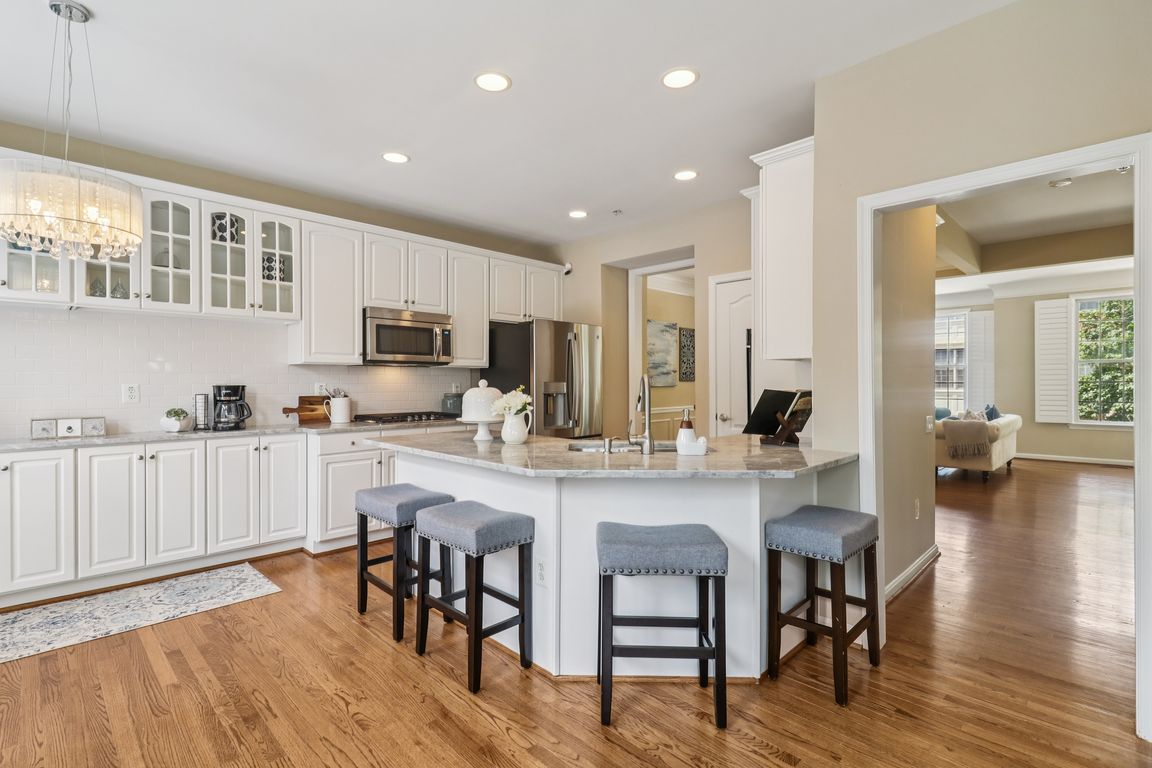 Castlegate Ct-S1107-028.jpg