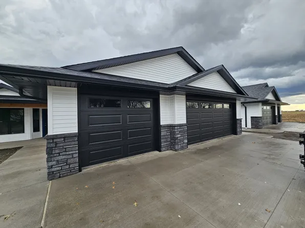 203 E School Ave #B, Olds, IA 52647