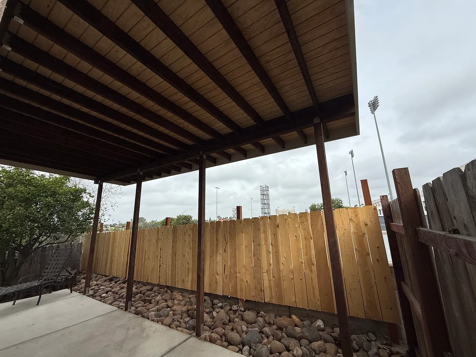 4 bed, 1200 sqft, $5,600 — Photo 2