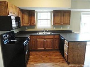 8211 Rachel Ln, Sellersburg, IN 47172
