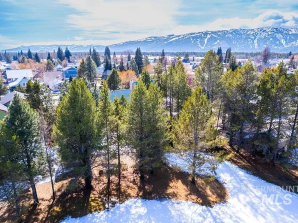 361 Payette St, Donnelly, ID 83615