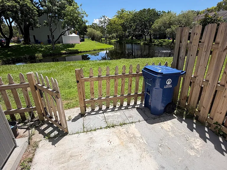 317 Georgian Park Dr — Photo 13