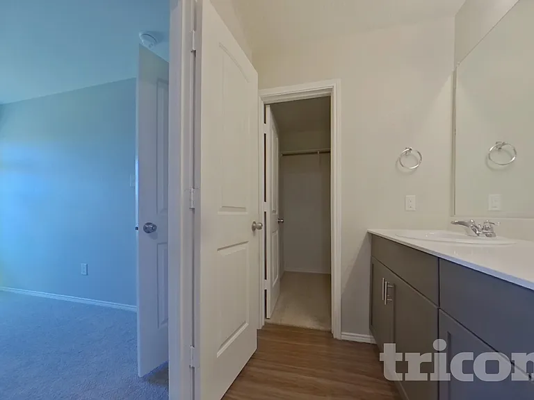 405 Falling Star Dr — Photo 9