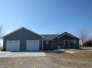 101 Dakota Rd, Saint Paul, NE 68873