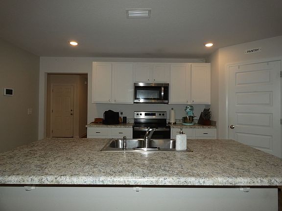 4th image of 10557 Queens Gate Cir