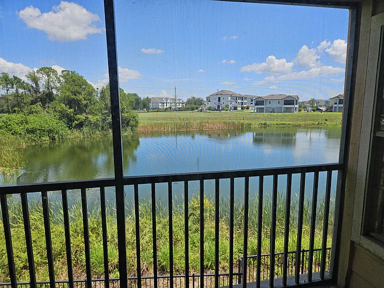 Stunning lake view offering serene and picturesque scenery_perfect for relaxing and enjoying nature's beauty.