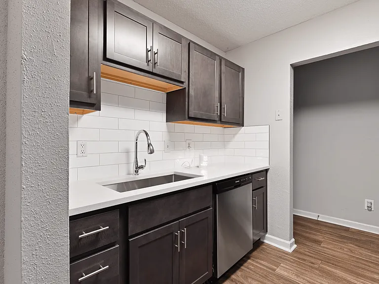 Premier Apartments — Photo 13