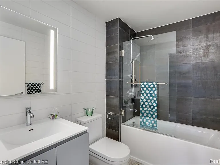 1454 Townsend St #205 — Photo 4