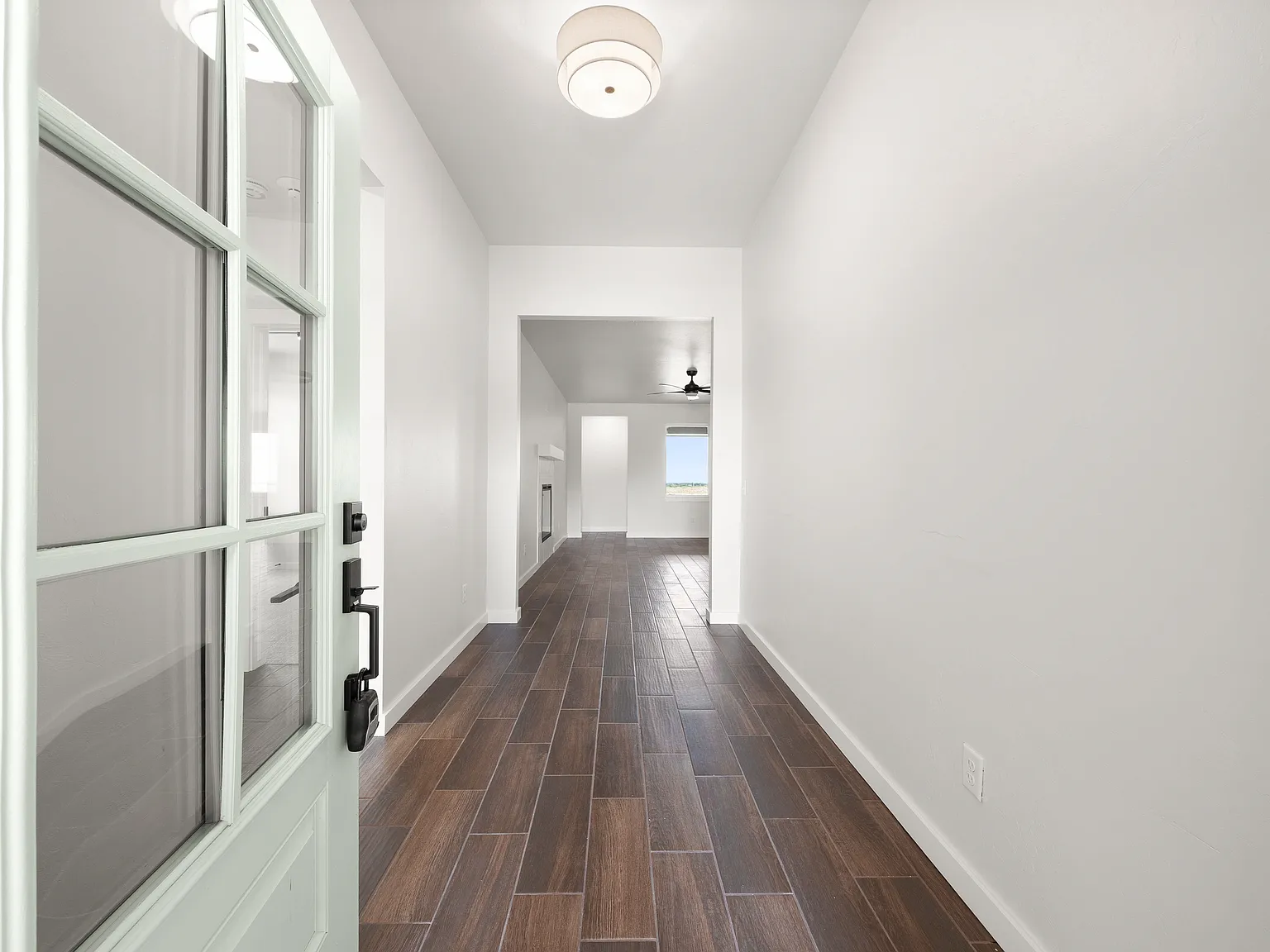 4 bed, 2.5 bath, 2034 sqft, $2,200 — Photo 4