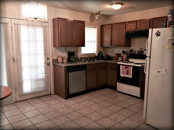 4th image of 2344 Floyd St