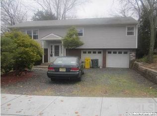 17 Lapsley Ln, Lakewood, NJ 08701