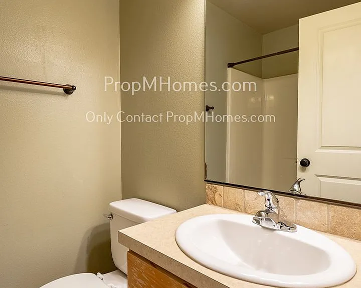 2611 SE 105th Ave — Photo 14