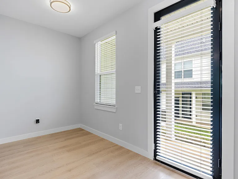 407 Curtis Hilton Way — Photo 23