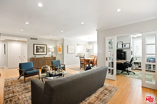 1525 N Hayworth Ave #206 Photo 1